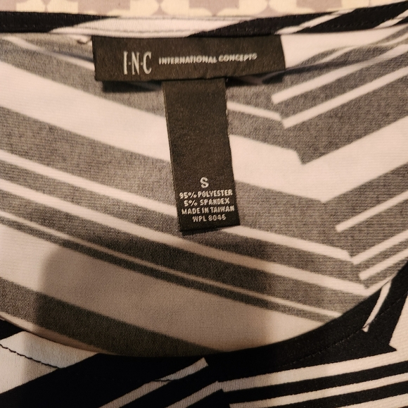 Stylish black striped top - Picture 3 of 3